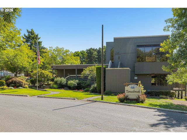 17753 Nw LAKEWAY Ct, Beaverton, OR 97006