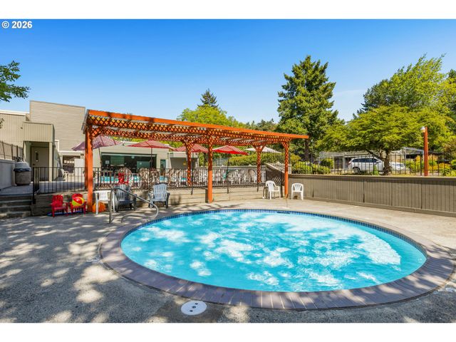 17753 Nw LAKEWAY Ct, Beaverton, OR 97006