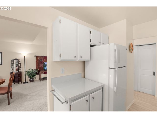 17753 Nw LAKEWAY Ct, Beaverton, OR 97006