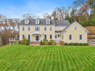 25 Old Stone Cir, Bolton, MA 01740