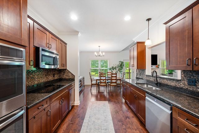 1496 Amberley Dr, Clarksville, TN 37043