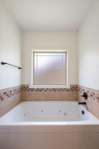 1496 Amberley Dr, Clarksville, TN 37043