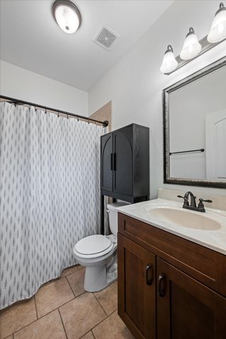 1496 Amberley Dr, Clarksville, TN 37043