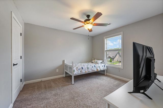 1496 Amberley Dr, Clarksville, TN 37043