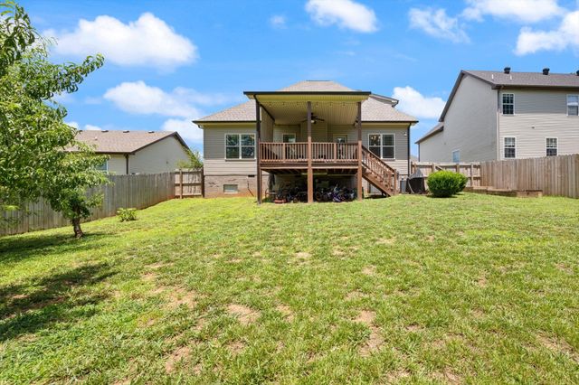 1496 Amberley Dr, Clarksville, TN 37043