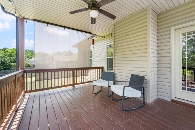 1496 Amberley Dr, Clarksville, TN 37043