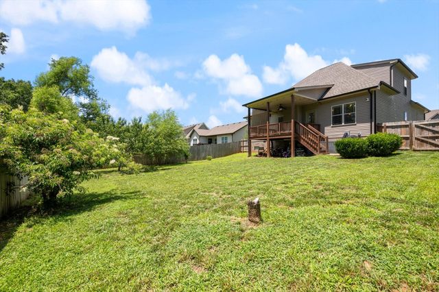 1496 Amberley Dr, Clarksville, TN 37043