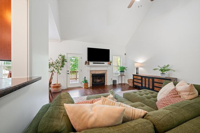 1496 Amberley Dr, Clarksville, TN 37043