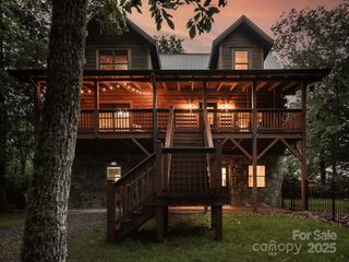 123 Chickadee Lane, Maggie Valley, NC 28751