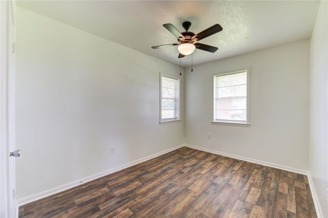 402 N 1st Street, Beasley, TX 77417