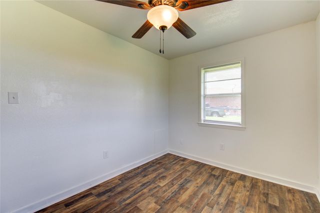 402 N 1st Street, Beasley, TX 77417