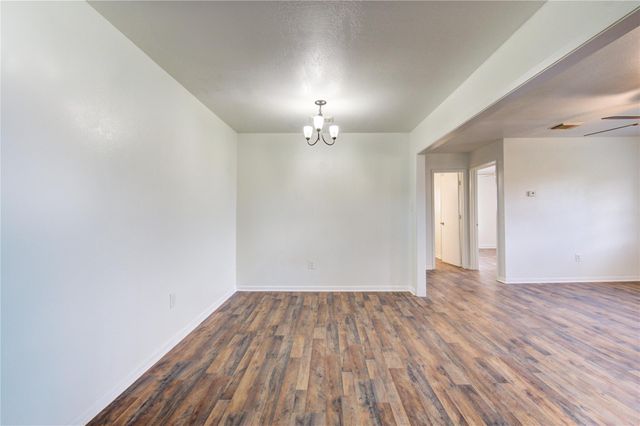 402 N 1st Street, Beasley, TX 77417