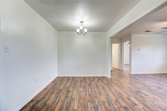 402 N 1st Street, Beasley, TX 77417