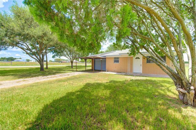 402 N 1st Street, Beasley, TX 77417