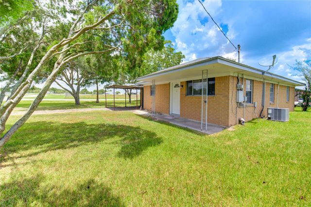 402 N 1st Street, Beasley, TX 77417