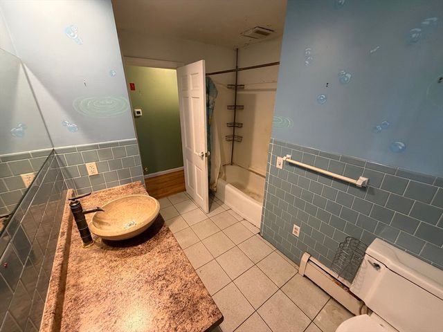 125 Brookfield Rd, Sturbridge, MA 01518