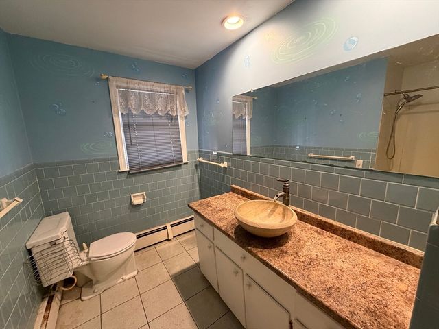 125 Brookfield Rd, Sturbridge, MA 01518