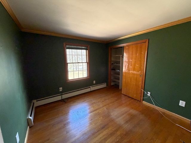 125 Brookfield Rd, Sturbridge, MA 01518