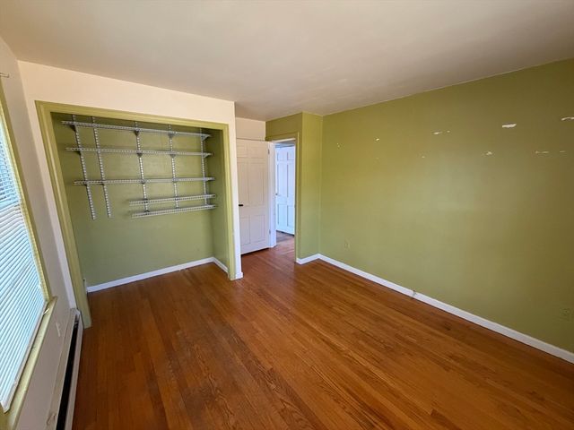 125 Brookfield Rd, Sturbridge, MA 01518