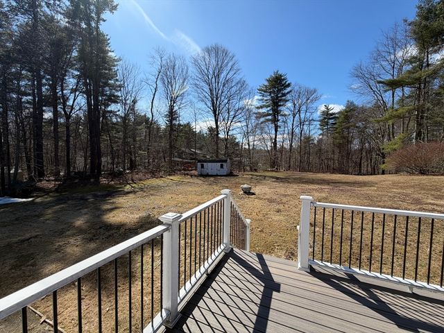 125 Brookfield Rd, Sturbridge, MA 01518