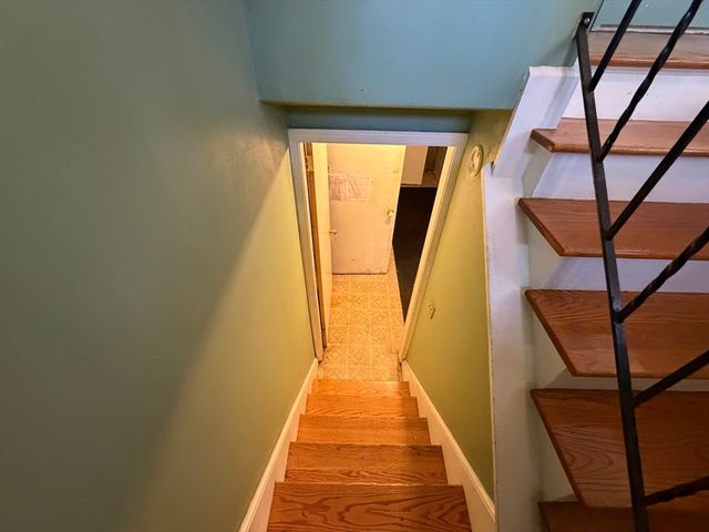 125 Brookfield Rd, Sturbridge, MA 01518