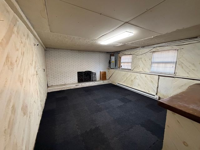 125 Brookfield Rd, Sturbridge, MA 01518