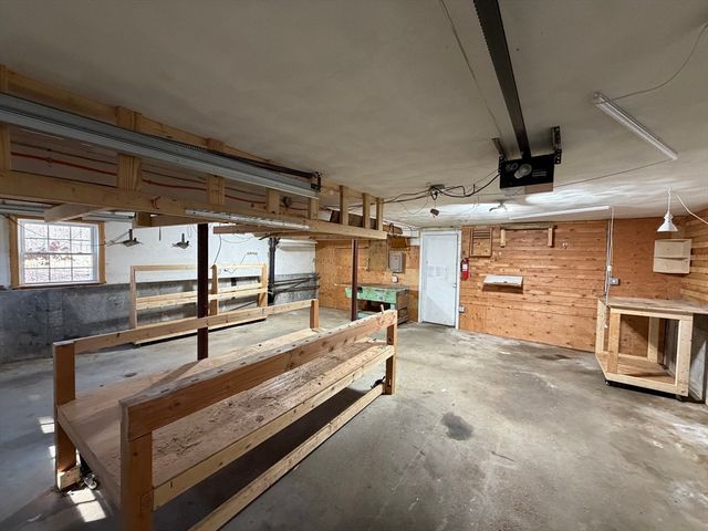 125 Brookfield Rd, Sturbridge, MA 01518