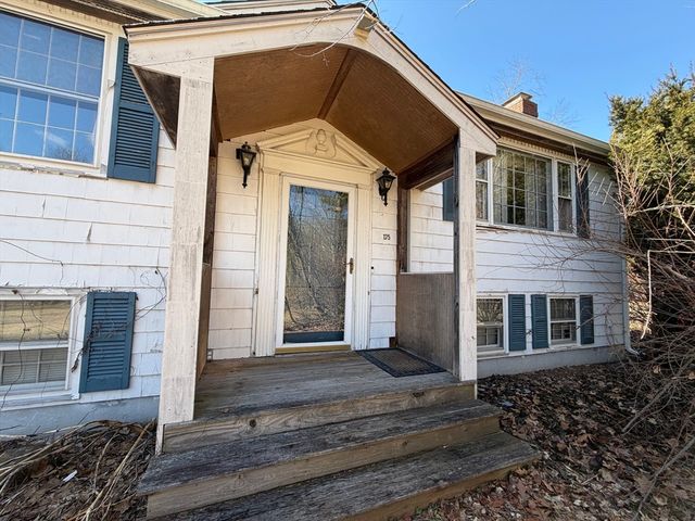 125 Brookfield Rd, Sturbridge, MA 01518