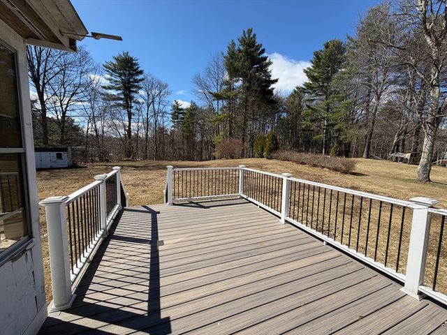 125 Brookfield Rd, Sturbridge, MA 01518