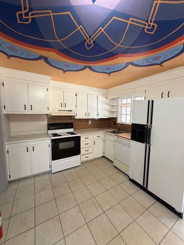 125 Brookfield Rd, Sturbridge, MA 01518