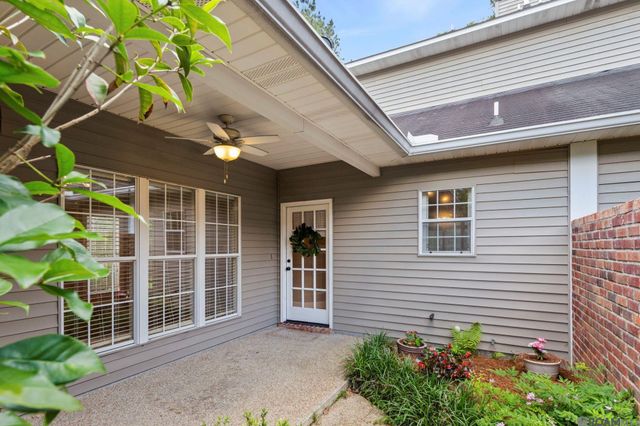 6112 Beechgrove Ln, St Francisville, LA 70775