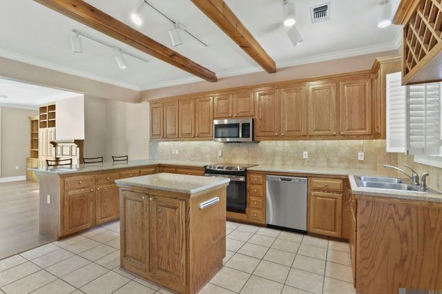 6112 Beechgrove Ln, St Francisville, LA 70775