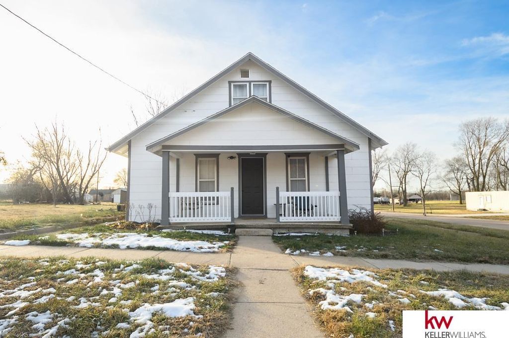 355 W 6th Street, Superior, NE 68978