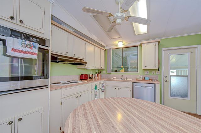 35827 BRISA DRIVE, Zephyrhills, FL 33541