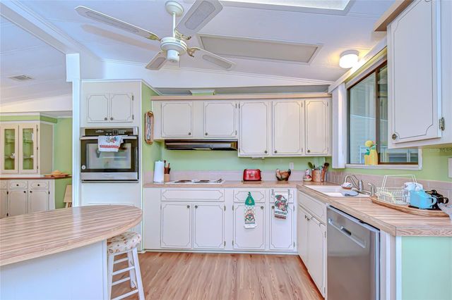 35827 BRISA DRIVE, Zephyrhills, FL 33541