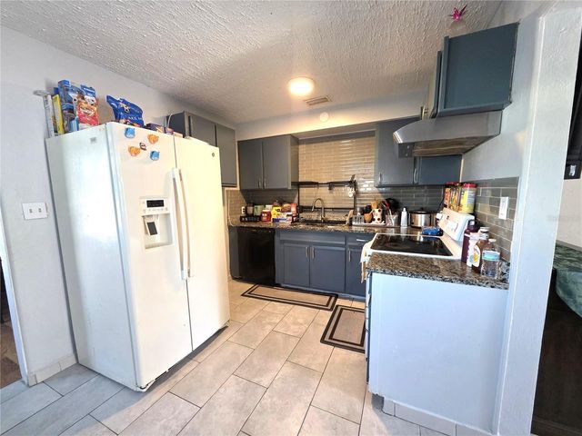 2137 4TH STREET E, Bradenton, FL 34208