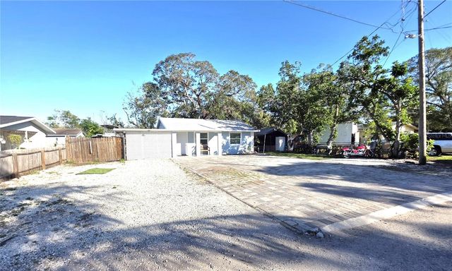 2137 4TH STREET E, Bradenton, FL 34208