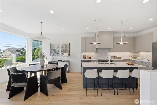 2710 58th Avenue SW, Seattle, WA 98116