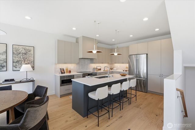 2710 58th Avenue SW, Seattle, WA 98116