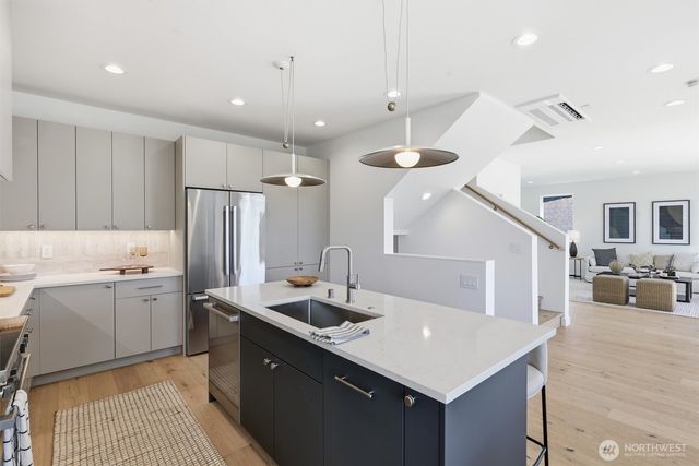 2710 58th Avenue SW, Seattle, WA 98116