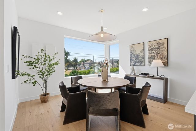 2710 58th Avenue SW, Seattle, WA 98116