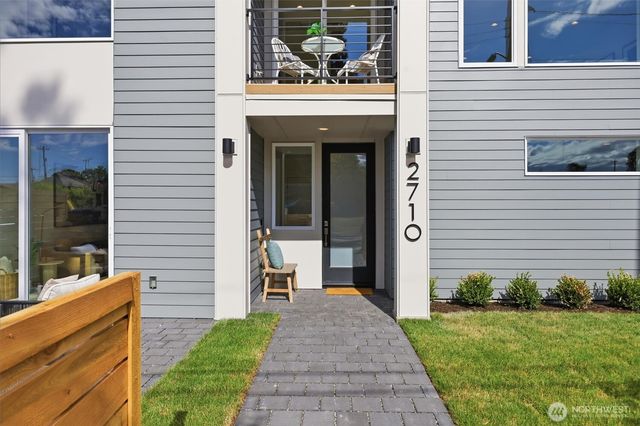 2710 58th Avenue SW, Seattle, WA 98116