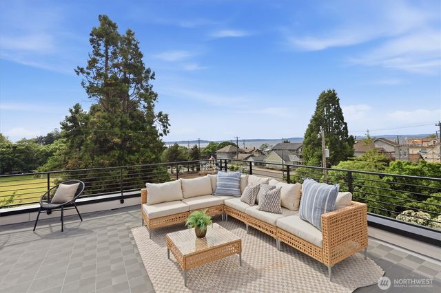 2710 58th Avenue SW, Seattle, WA 98116