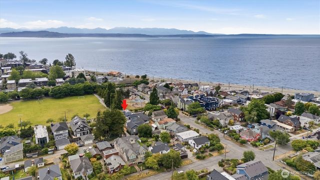 2710 58th Avenue SW, Seattle, WA 98116
