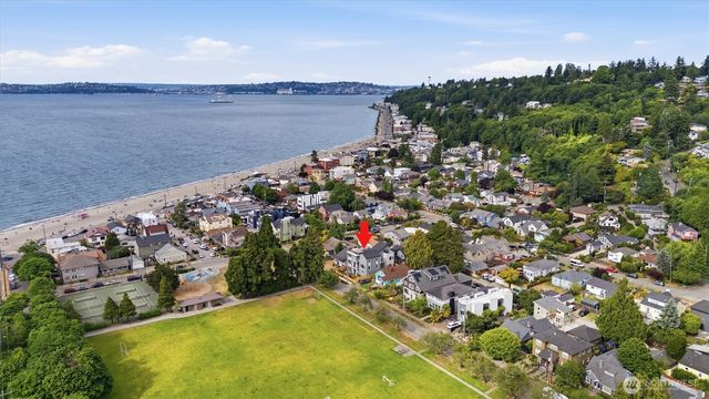 2710 58th Avenue SW, Seattle, WA 98116