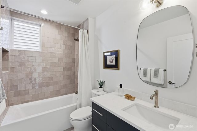 2710 58th Avenue SW, Seattle, WA 98116