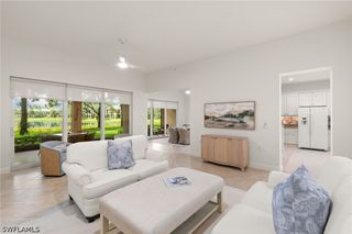 3053 Aviamar CIR 8-102, Naples, FL 34114