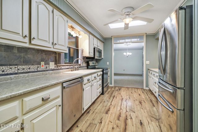 104 Brockhaven Lane, Crossville, TN 38558