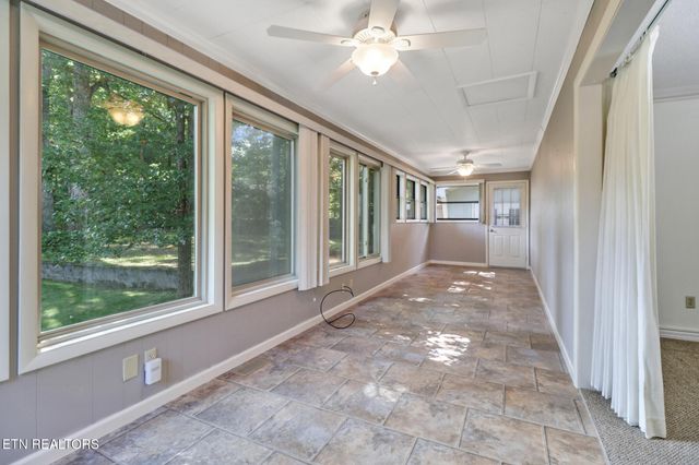 104 Brockhaven Lane, Crossville, TN 38558