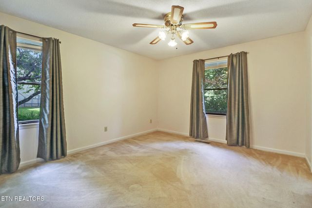 104 Brockhaven Lane, Crossville, TN 38558